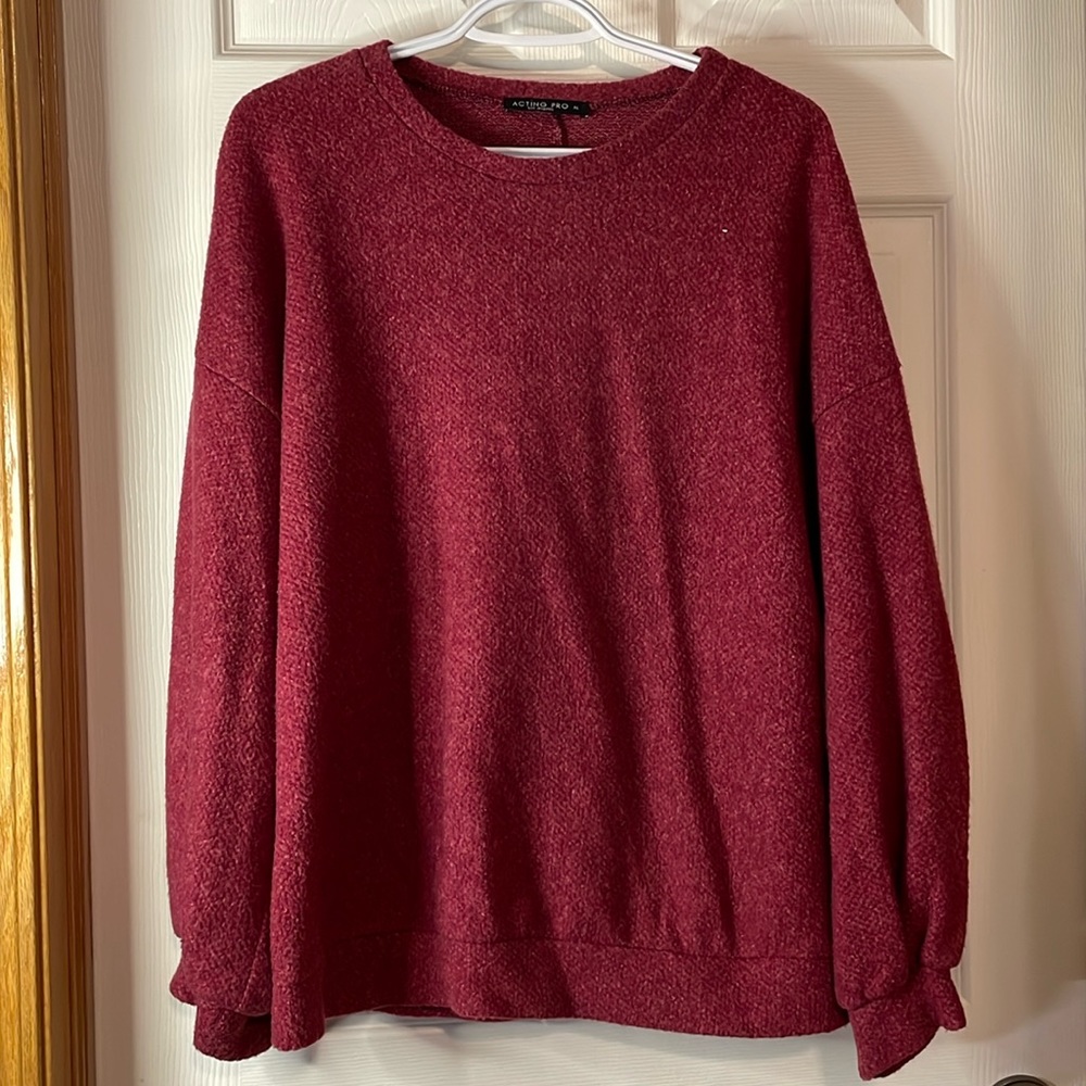 EUC Berry colored lightweight sweater with balloon sleeves